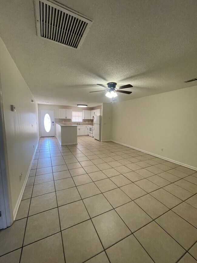 Foto del edificio - 152 Leeswood Circle - 1/1 Duplex - Water a...