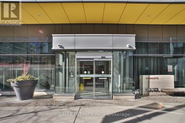 Building Photo - 8 Charlotte St