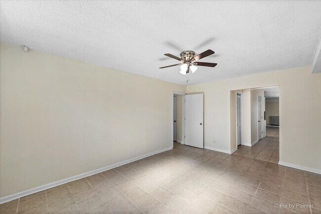 Foto del edificio - 5400 W Foster Ave