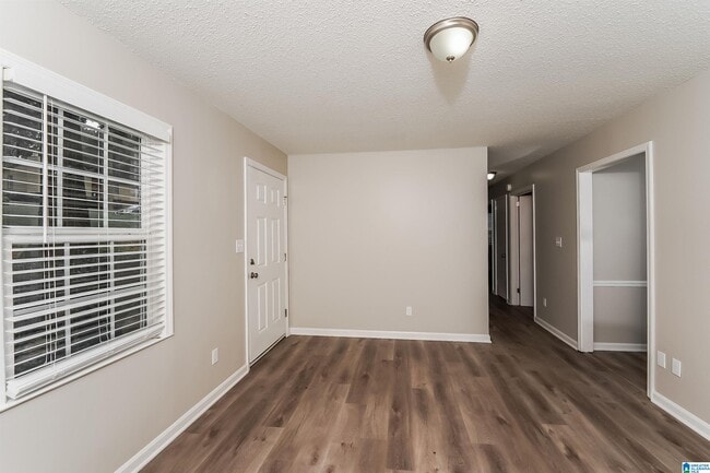 Building Photo - 18 Moonglow Dr