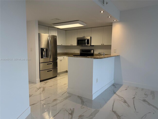 Foto del edificio - 19501 W Country Club Dr