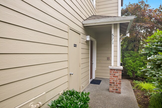 Building Photo - 571 241st Ln SE