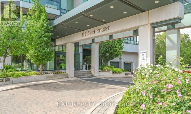 Building Photo - 100 John St