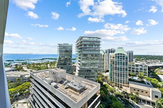 Foto del edificio - 2678 Tigertail Ave