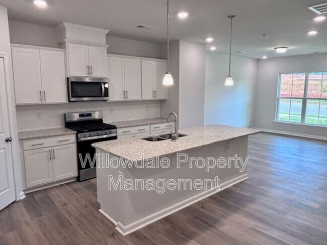 Building Photo - 204 Abbots Mill Dr