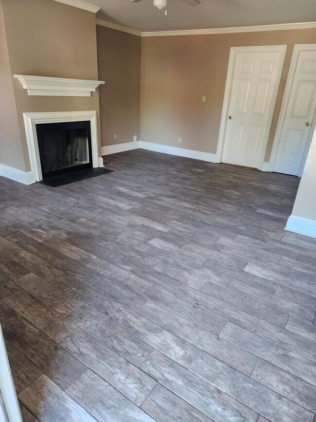 Building Photo - 2198 Central Ave