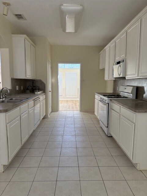 Foto del edificio - 5603 Lowellberg Ln