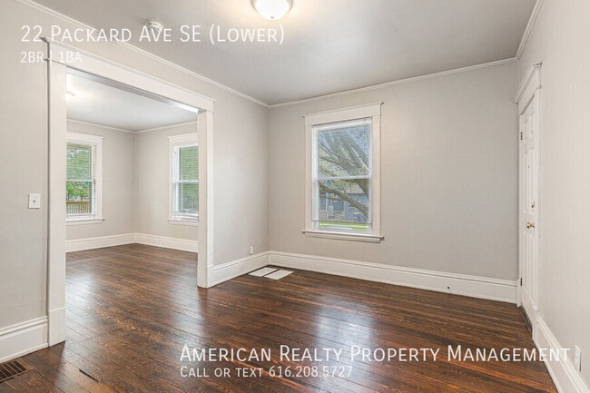 Foto del edificio - 22 Packard Ave SE