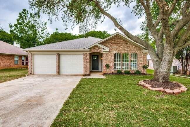 Photo - 759 Winding Oak Bend House