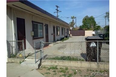 Back units - 123 S Cypress Ave