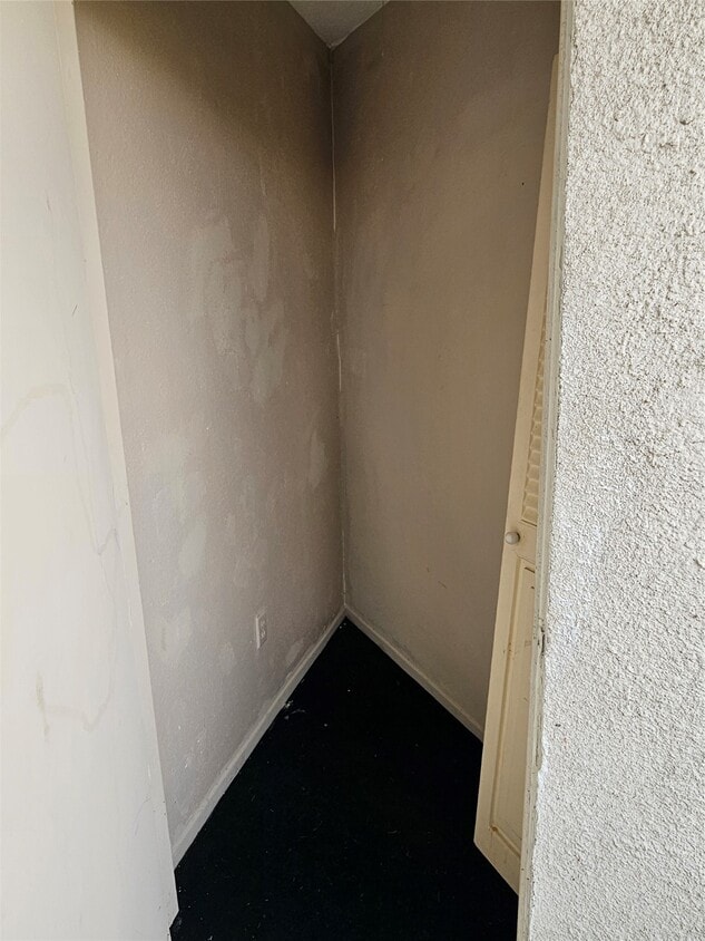 Foto del edificio - 2822 S Bartell Dr