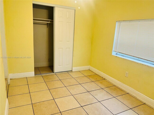 Foto del edificio - 758 NW 74th St