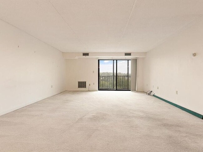 Photo - 100 High St Apartment