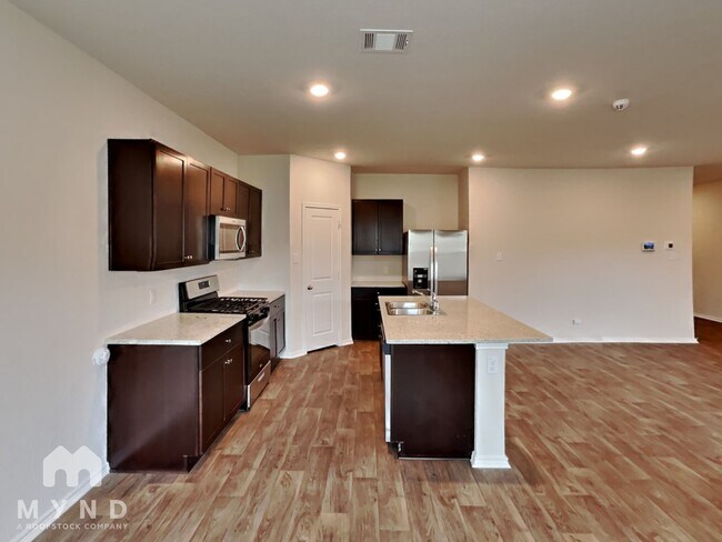 Foto del edificio - 6606 Bleak Hls Blvd