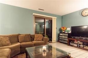 Foto del edificio - 11 Daisy Ct
