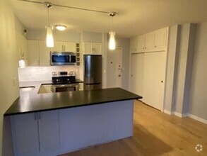 Building Photo - 145 Pinckney St