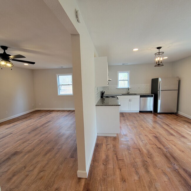 Living room/Kitchen - 202 Cooper Valley Rd