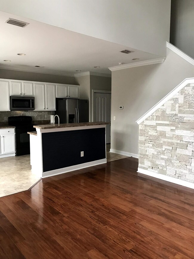 Foto del edificio - 1134 Fairway Ln