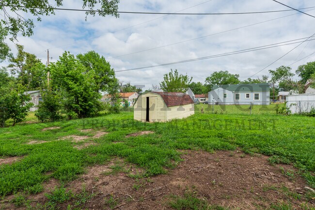 Building Photo - 2732 N Grove St