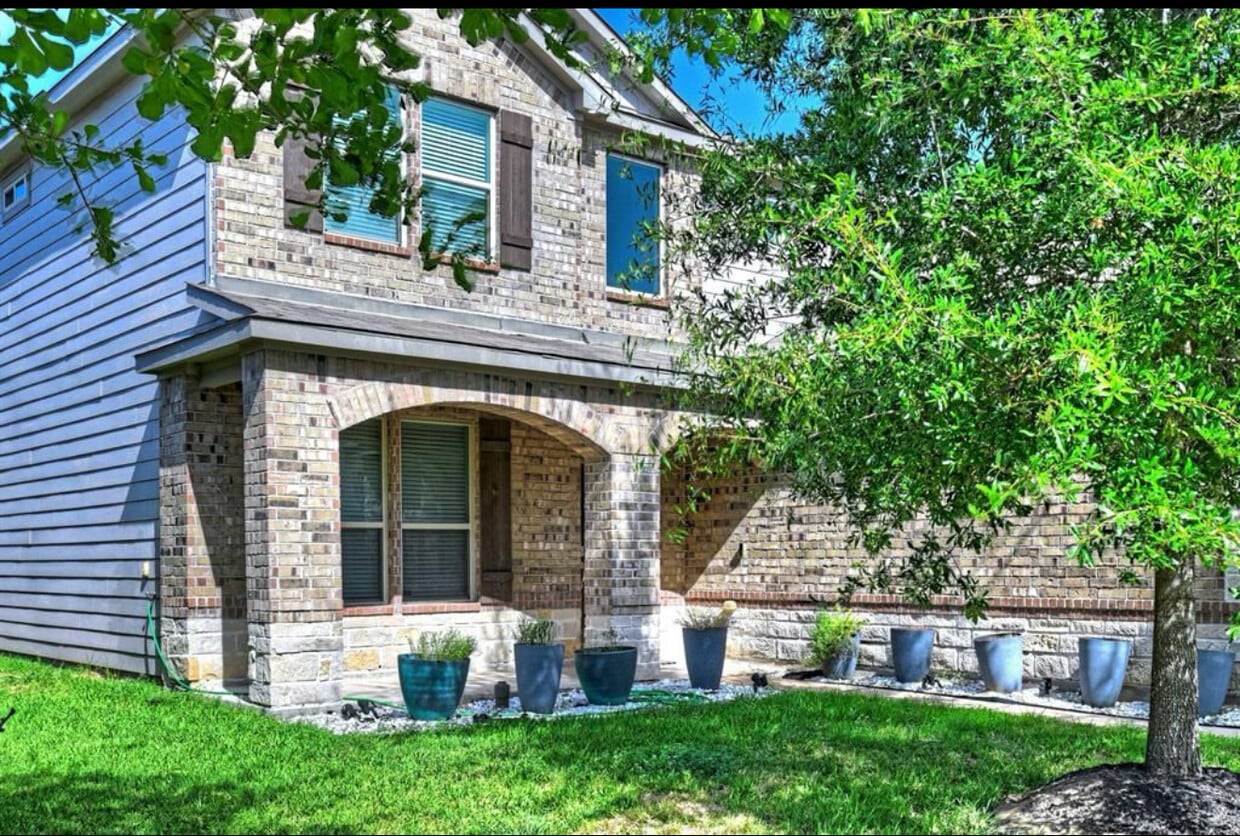 Primary Photo - 5555 Casa Martin Dr