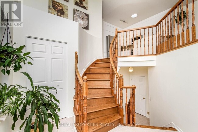 Building Photo - 19 Castle Glen Crescent