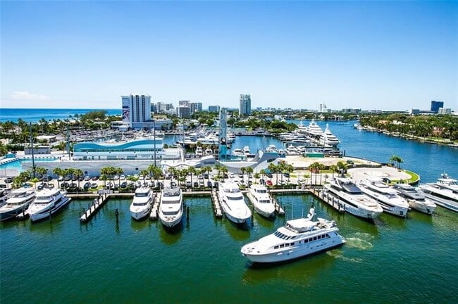 Building Photo - 1 Las Olas Cir