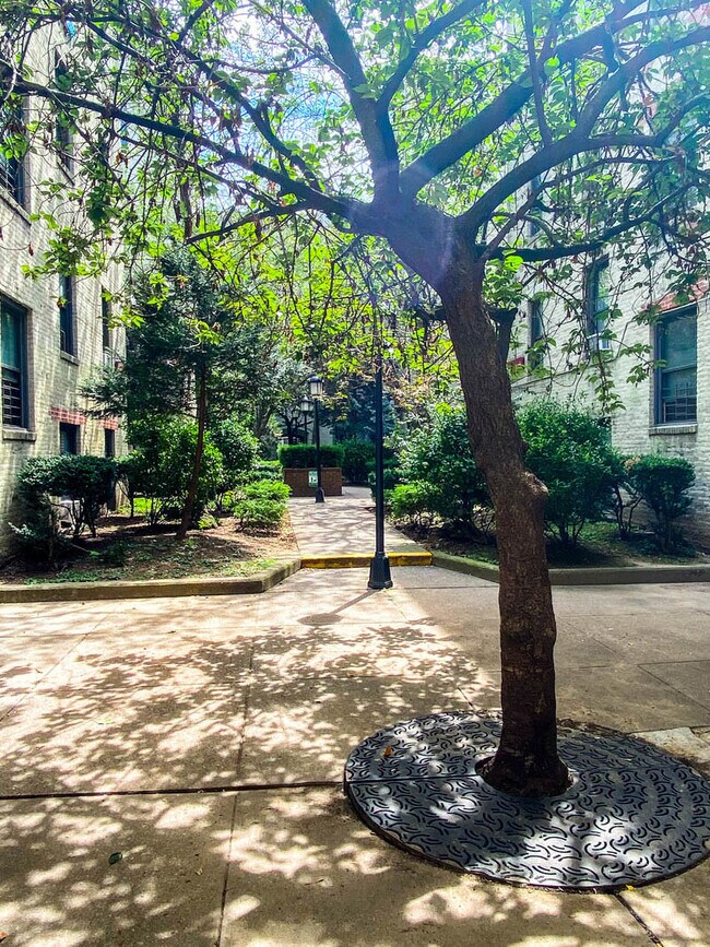 Foto del edificio - 2147 33rd St