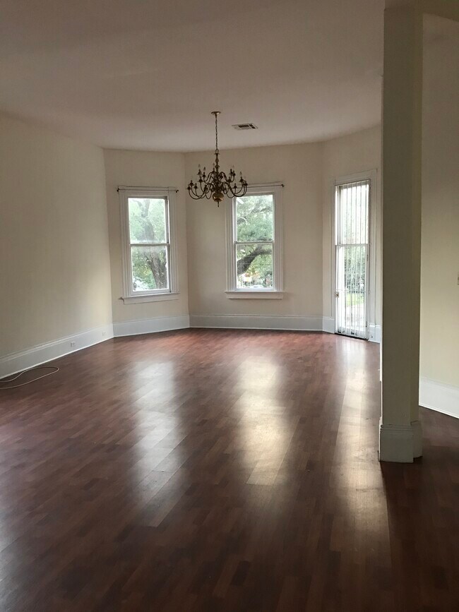 Foto del edificio - 1034 S Carrollton Ave