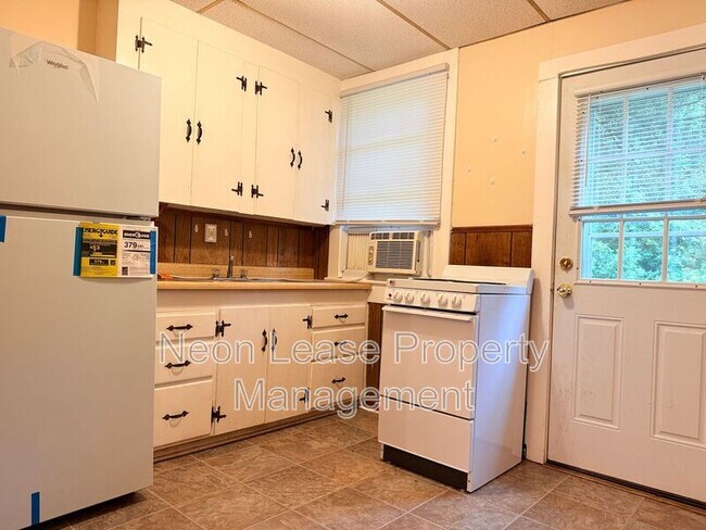 Foto del edificio - 32715 Bi State Blvd