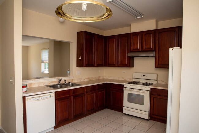 Building Photo - 120 Rosehall Dr