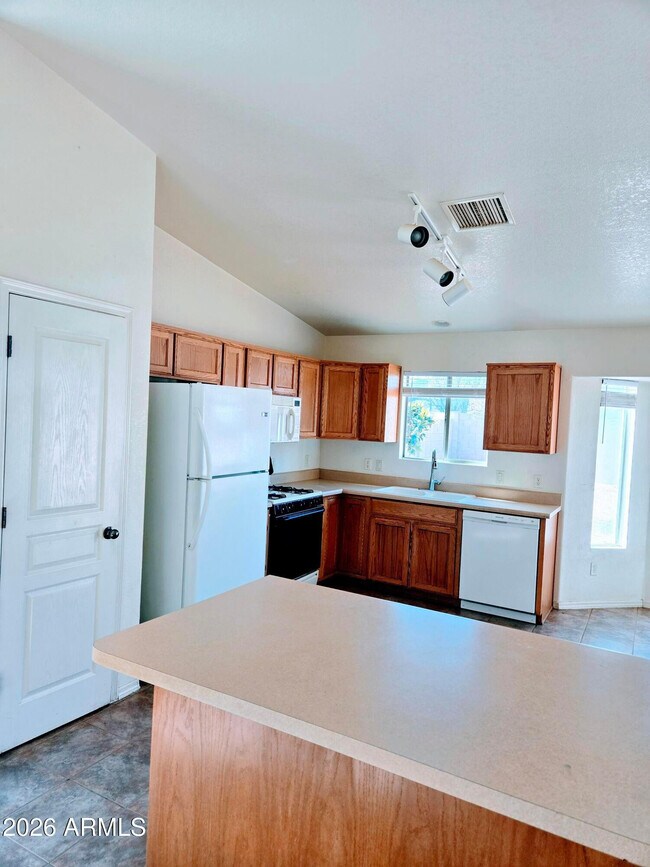 Building Photo - 3716 Barahona Dr