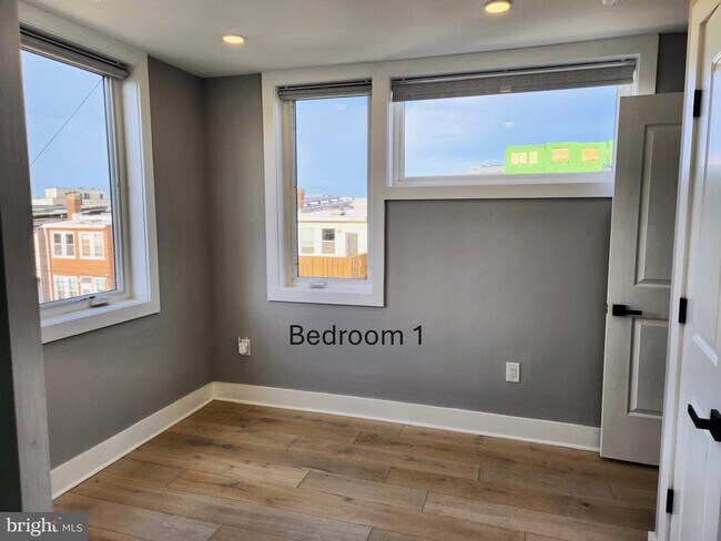 Foto del edificio - 1915 H St NE