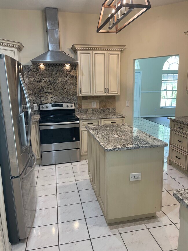 Building Photo - 25018 Bristlecone Ct