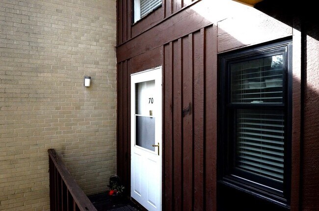 Building Photo - 315 Neponset St