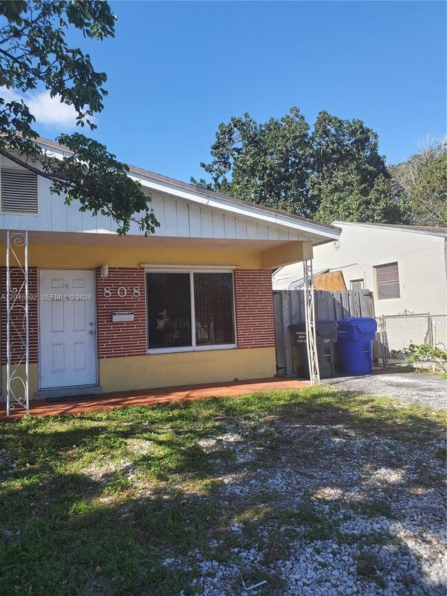 Foto del edificio - 808 N 24th Ave