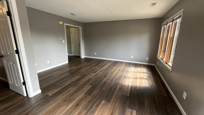 Building Photo - 2206 S Holt Ave