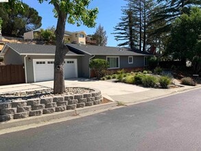 Building Photo - 112 Rosemont Ct