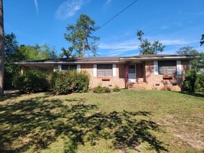 Building Photo - 1125 Crestview Dr