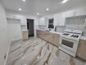 Building Photo - 1283 Broadway