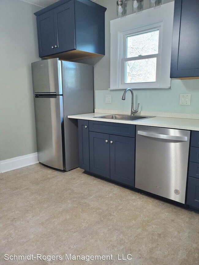 Building Photo - 2 br, 1 bath House - 303 W 12th Street