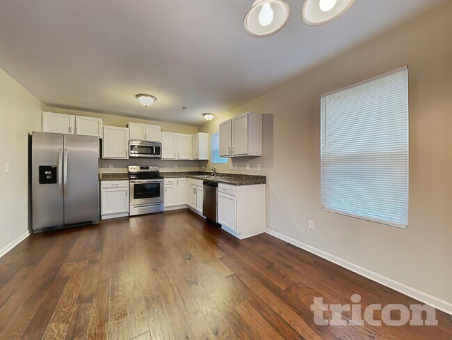 Building Photo - 4600 Montelena Dr