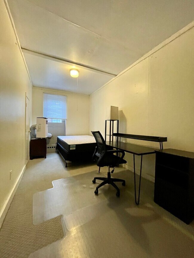 Foto del edificio - No Broker's Fee, Steps from BU West Campus...