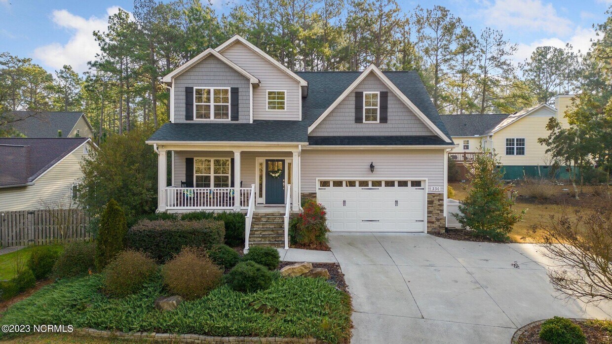 Primary Photo - 330 Spring Lake Dr