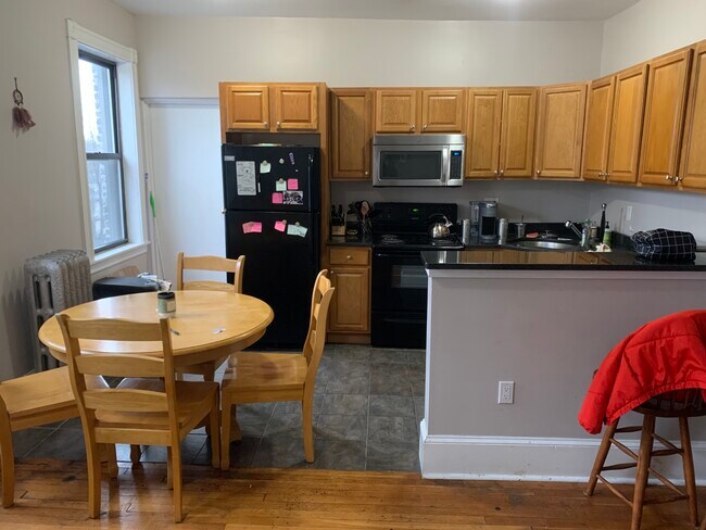 Foto del edificio - 1066 Commonwealth Ave