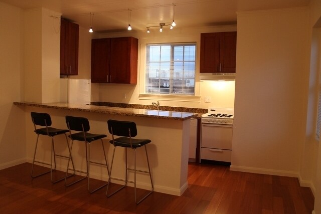 Primary Photo - 1140 Sutter St