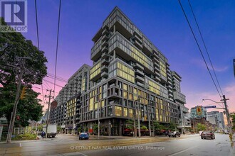 Building Photo - 111 Bathurst St