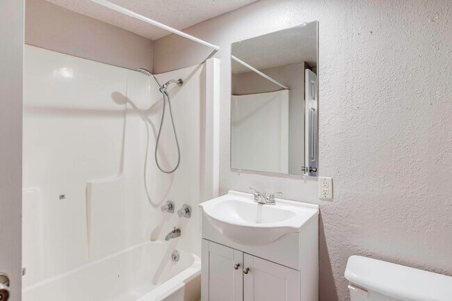 Building Photo - Norfolk B