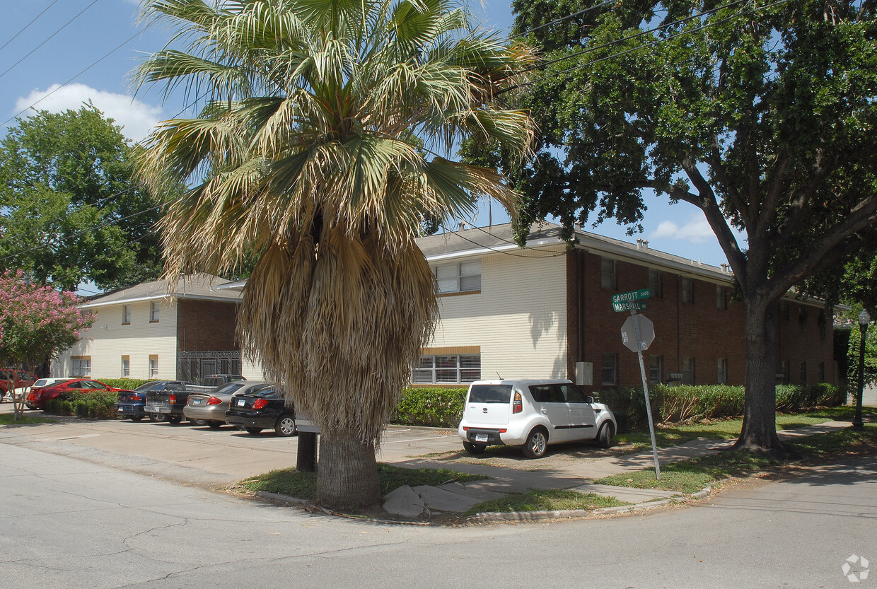 Foto del edificio - Westmoreland Central Apartments