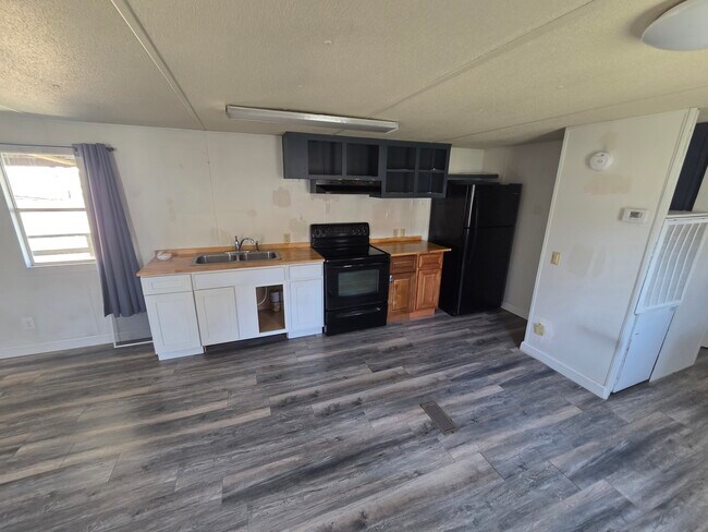 Foto del edificio - 745 Barren Hollow Rd