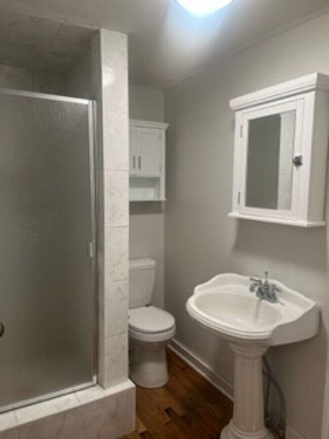 Foto del edificio - Jacks-1617 S 23Rd